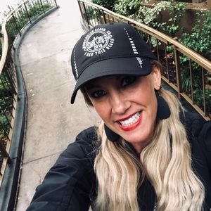 Meet your Posher, Lori